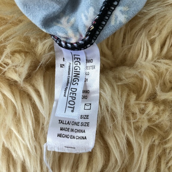 Leggings depot snowflake stretchable leggings. - Picture 4 of 5